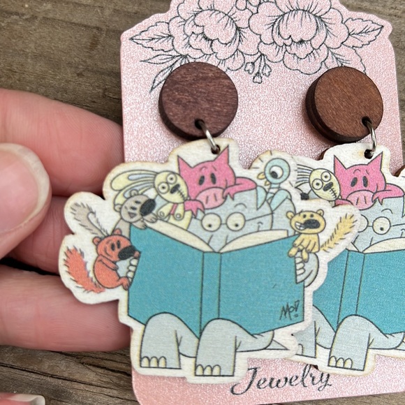 Mo Willems Book Character Earrings/ Teacher Earrings - Picture 11 of 13
